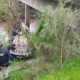 Carro cai de ponte e motorista morre na BR-392, em Caçapava