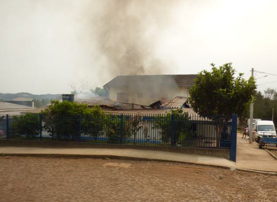 Duas casas são incendiadas em Barão de Cotegipe