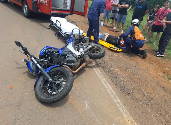 Acidente entre carro e moto deixa motociclista ferido em Erechim